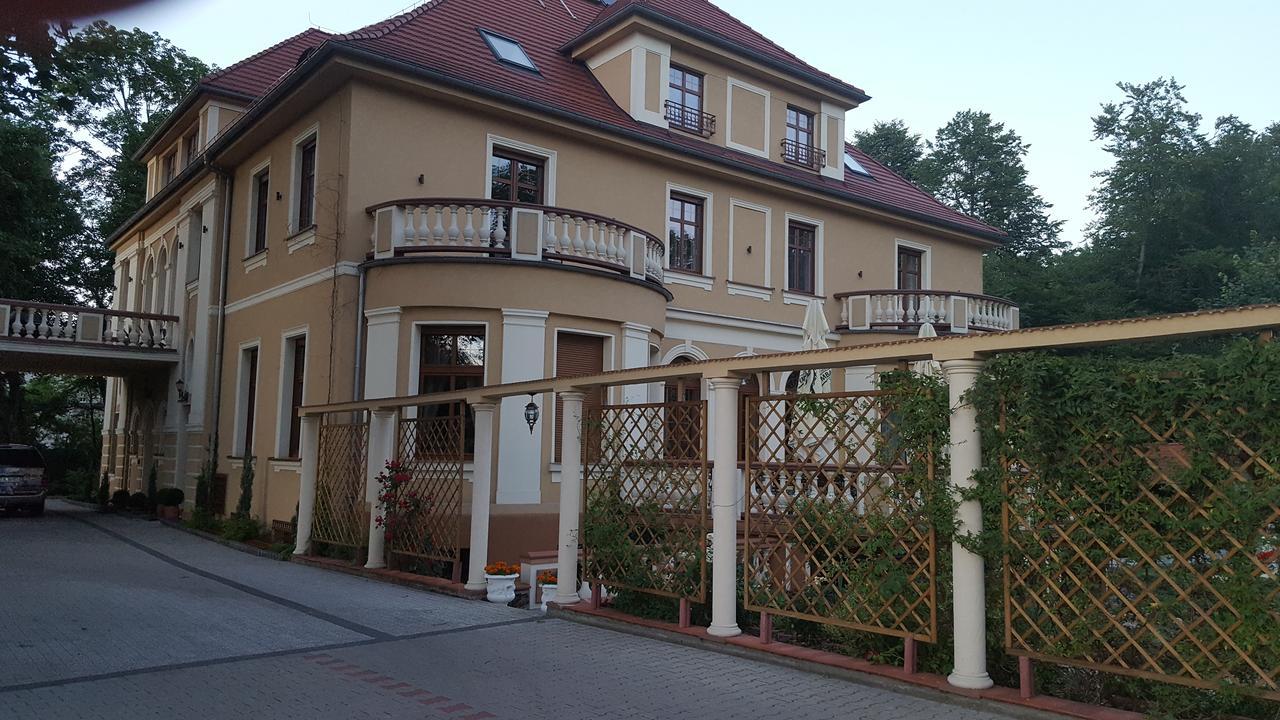 Palac Ogrodowa Тарновськє-Гури Екстер'єр фото
