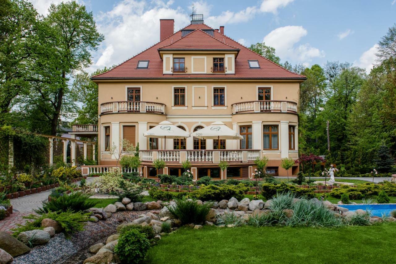 Palac Ogrodowa Тарновськє-Гури Екстер'єр фото