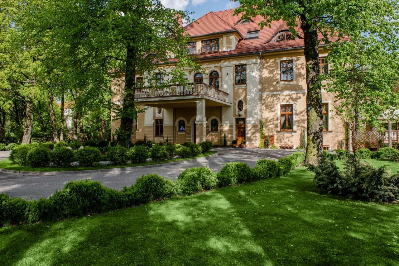 Palac Ogrodowa Тарновськє-Гури Екстер'єр фото