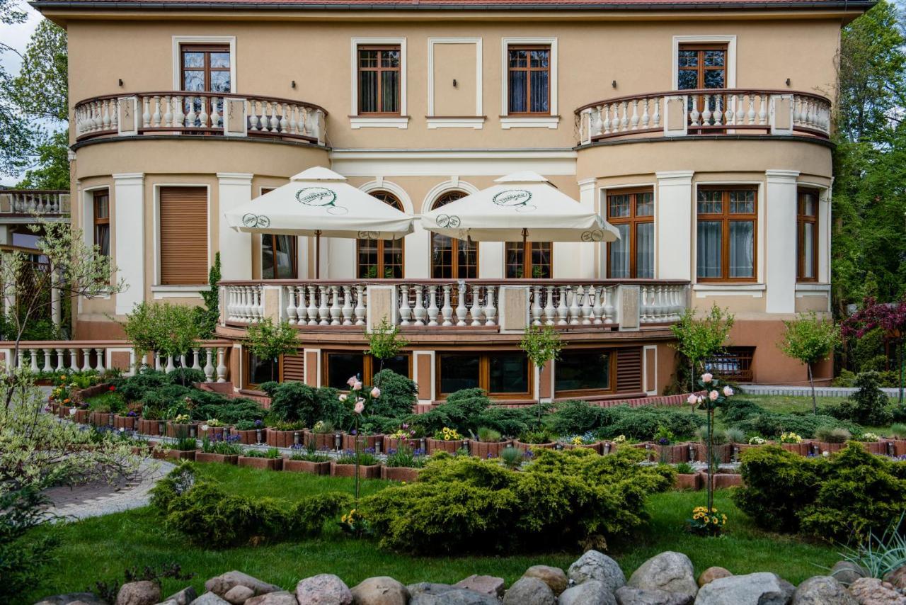 Palac Ogrodowa Тарновськє-Гури Екстер'єр фото